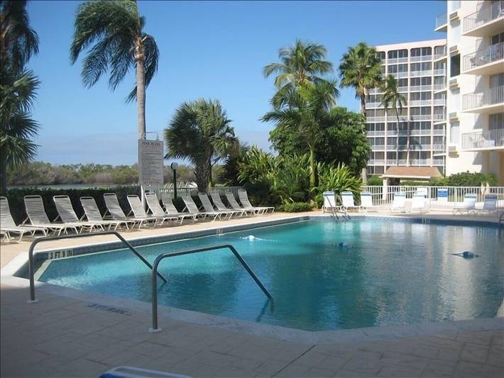 Vacation rental for 2 people, with pool and balcony in Fort Myers Beach