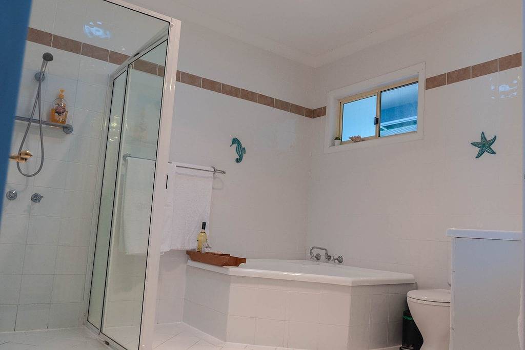 Holiday Home for 10 People in Myola, Jervis Bay