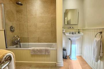 Holiday Rental for 12 People in Weston-Super-Mare, North Somerset, Photo 4