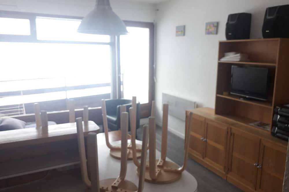Entire apartment, Studio for 4, elevator, ski-in/ski-out, balcony, parking, ski locker in La Pierre Saint-Martin, Arette