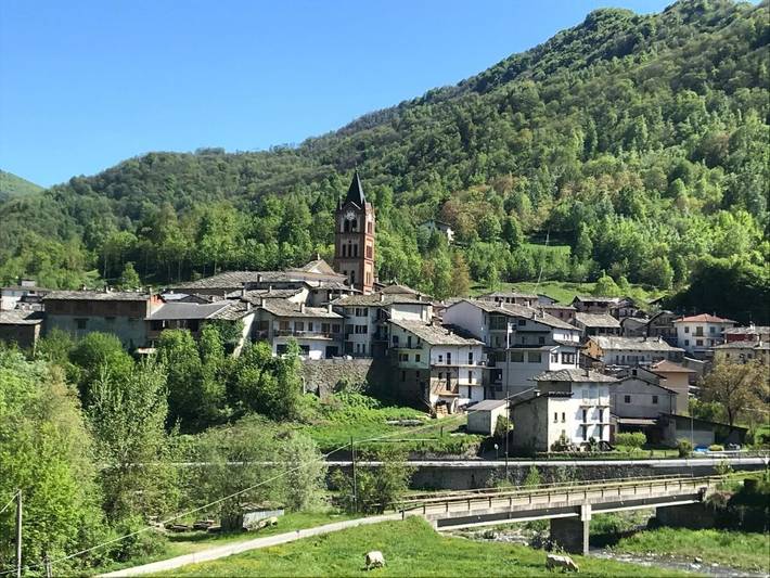 Location de vacances pour 10 personnes, avec Jardin à Melle (Piemont)