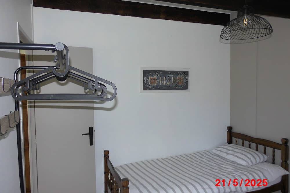 Cottage in the heart of nature in the Gard in Saint-Gervasy, Region de Nimes