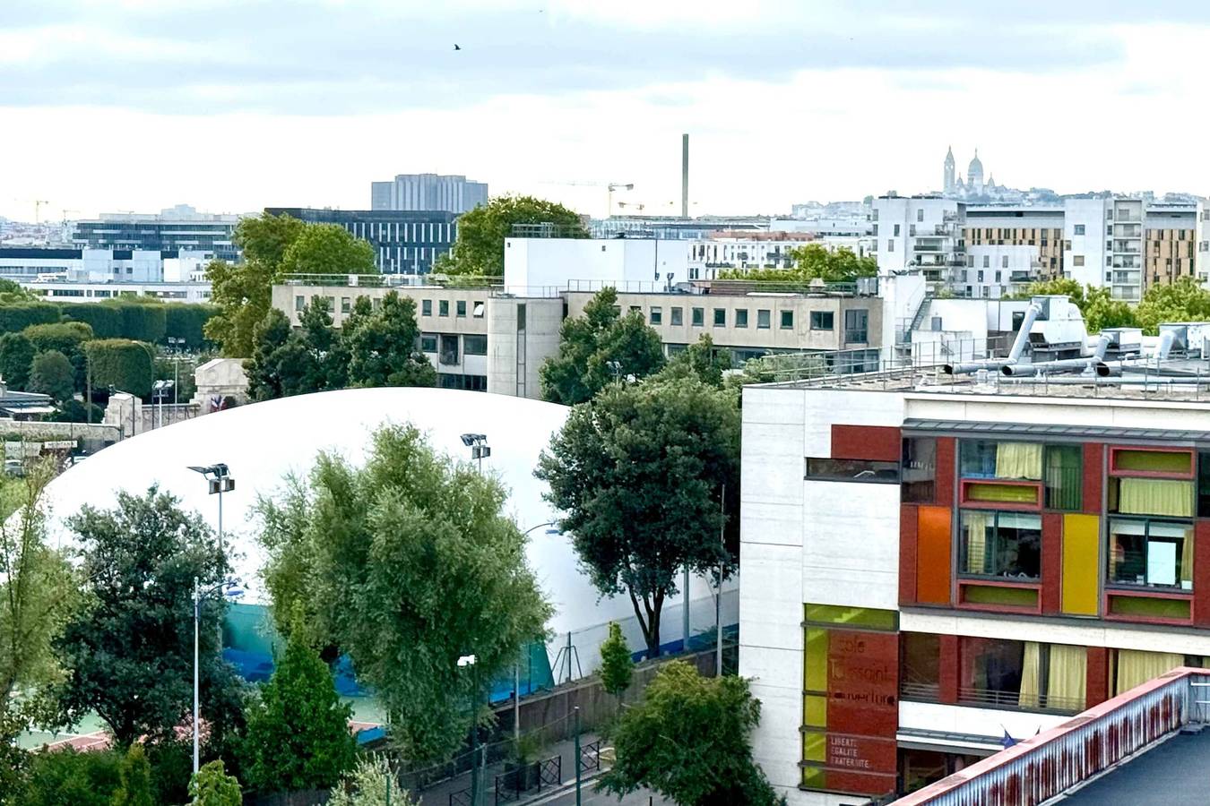 Apartamento entero, Bright apartment with views of Montmartre in Clichy, Altos del Sena