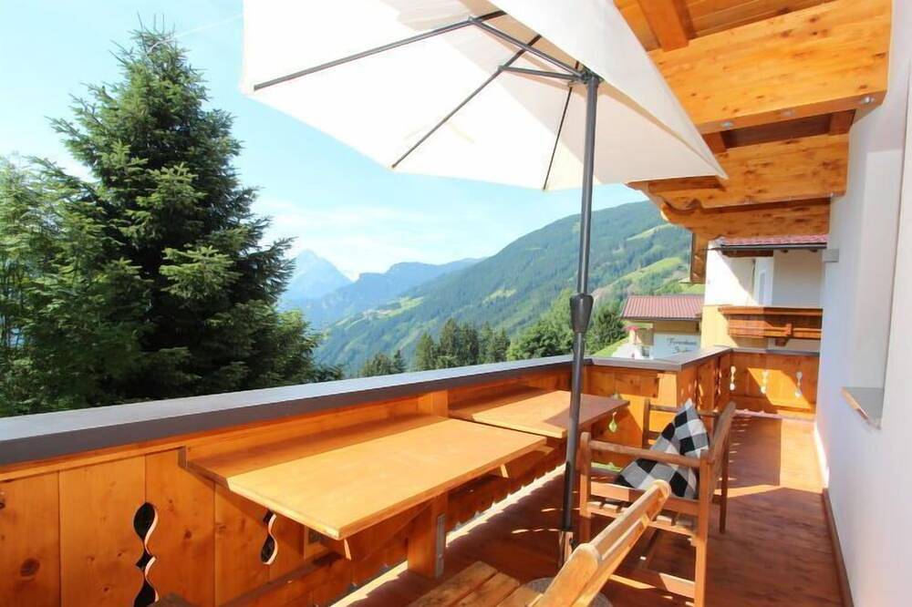 Ganze Wohnung, Ferienwohnung Anita in Tuxer Alpen, Zellberg