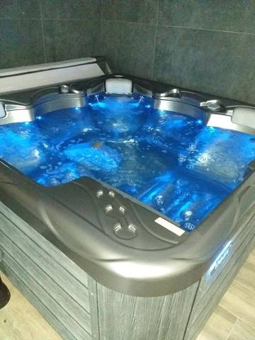Cottage pour 2 personnes, avec jacuzzi ainsi que terrasse et sauna à Saint-Étienne-au-Mont