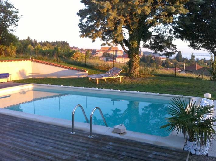 Gîte pour 8 personnes, avec jardin ainsi que sauna et piscine à Ambierle - 2