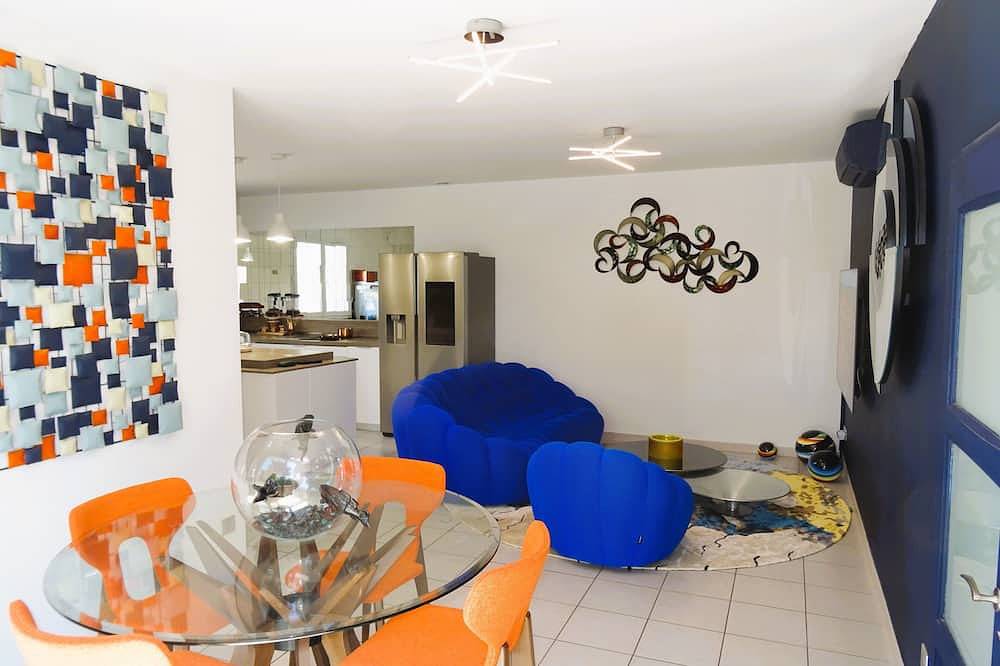 Ganze Wohnung, Seaside escape, apartment with pool in Le Barcarès, Côte d'Améthyste