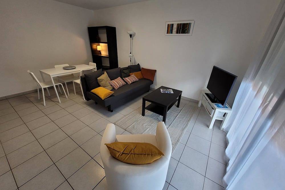 Appartement entier, Entre Médoc et Atlantique, 3*, Appart centre de St-Médard en Jalles, parking in Saint-Médard-en-Jalles, Région de Bordeaux
