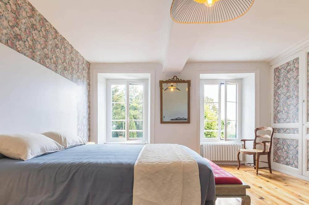 Hermosa casa de piedra con jardín privado en el corazón del Cotentin in Bricquebec, Côte de la Déroute
