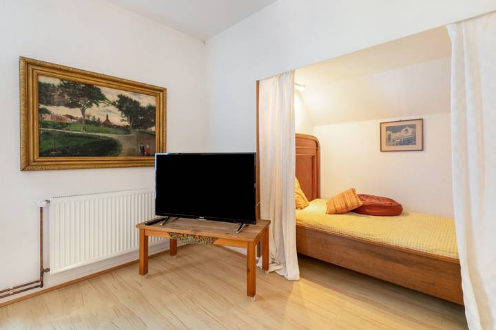 Ganze Wohnung, Apartment „Die Große unter den Linden“ mit Garten, WLAN, gratis E-Laden Auto in Schülp, Kreis Dithmarschen
