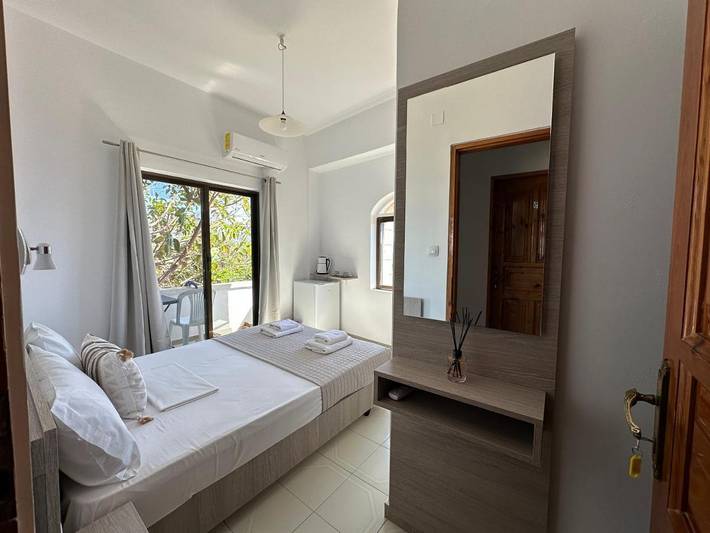 Location de vacances pour 2 personnes, avec vue et jardin, animaux acceptés dans Falasarna - 3