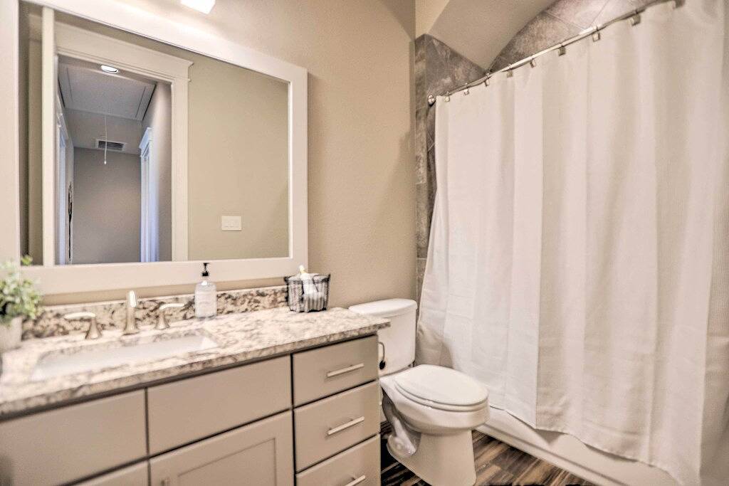 Elegant Lake Conroe Townhome w/ Boat Slip! in Lake Conroe