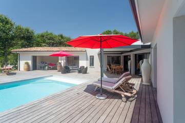 Cottage pour 2 personnes, avec jardin ainsi que terrasse et piscine à Gaillan-en-Médoc