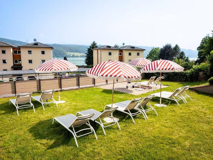 Ferienwohnung für 2 Personen, mit Ausblick und Garten sowie Seeblick, mit Haustier