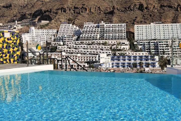 Apartment for 2 people, with balcony and pool in Mogán