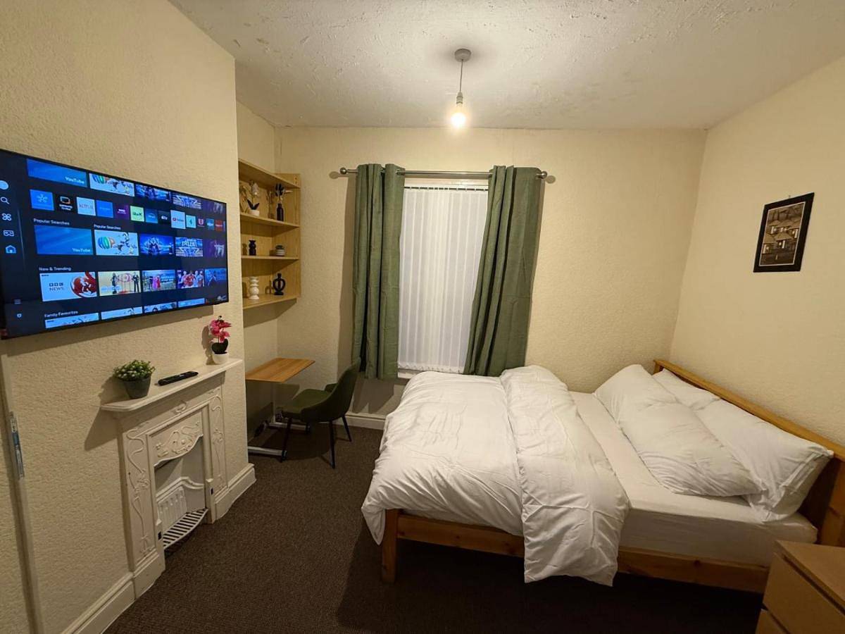 Double Rooms - Near City and Uni in Coventry, Birmingham Area