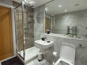 Holiday Apartment for 6 People in Bracknell, Bracknell Forest, Photo 2