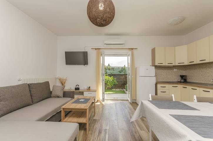 Ferienhaus für 3 Personen, mit Garten in Vodice