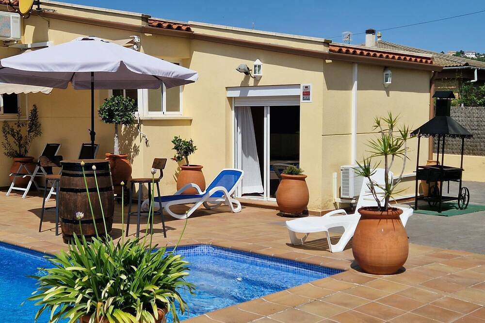 R88 Villa Vista Alegre in Segur de Calafell, Calafell