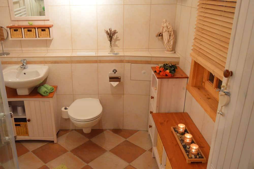 Ganzes Ferienhaus mit Sauna, Kamin, Parkplatz, Balkon und Garten mit Feuerstelle in Sonneberg, Frankenwald