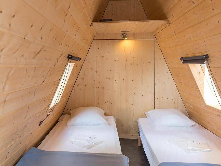 Camping Les Genêts - Hébergement 2 personnes - Cabadienne 1 chambre 8m² avec terrasse 2 pers in Saint-Jean-de-Monts, Vendée