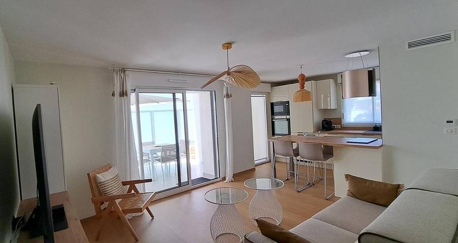 Gîte pour 4 personnes, avec jardin et piscine dans Calanque de Cap Rousset - 2