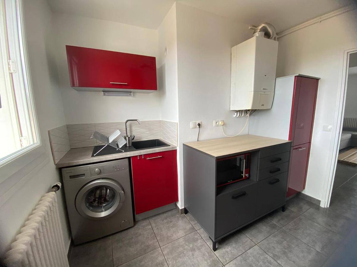 Appartement entier, Bel appartement 2 chambres, proche centre ville - parking in Vals-près-le-Puy, Haute-Loire