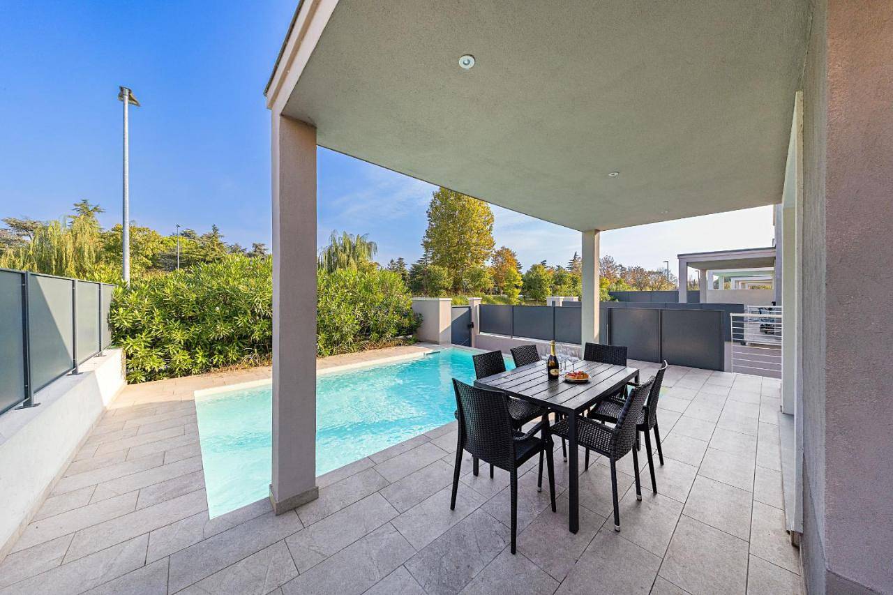 Villa Prestige in Sirmione, Prealpi Gardesane