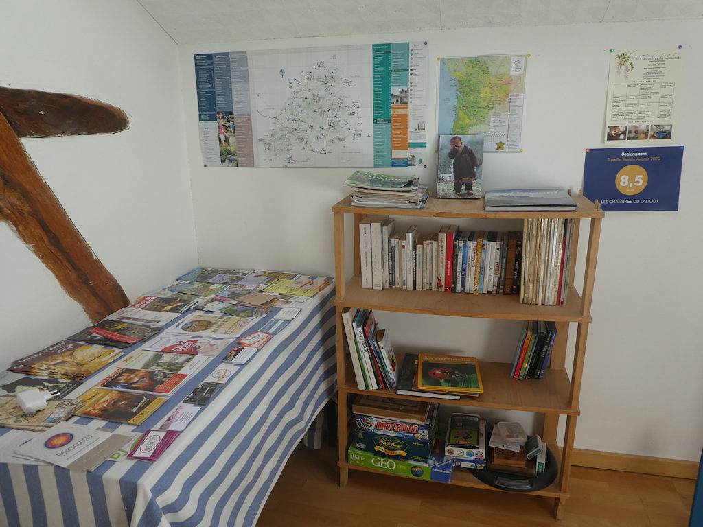 Les Chambres du Ladoux - Chambre Verte et Bleue familiale in Sencenac-Puy-de-Fourches, Périgord Blanc