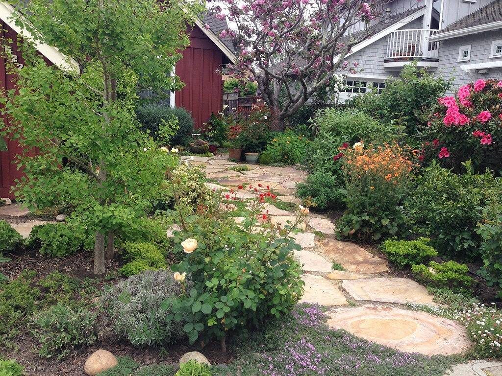 Weinlese-tropisches Häuschen nahe Stränden in Capitola, Santa Cruz County