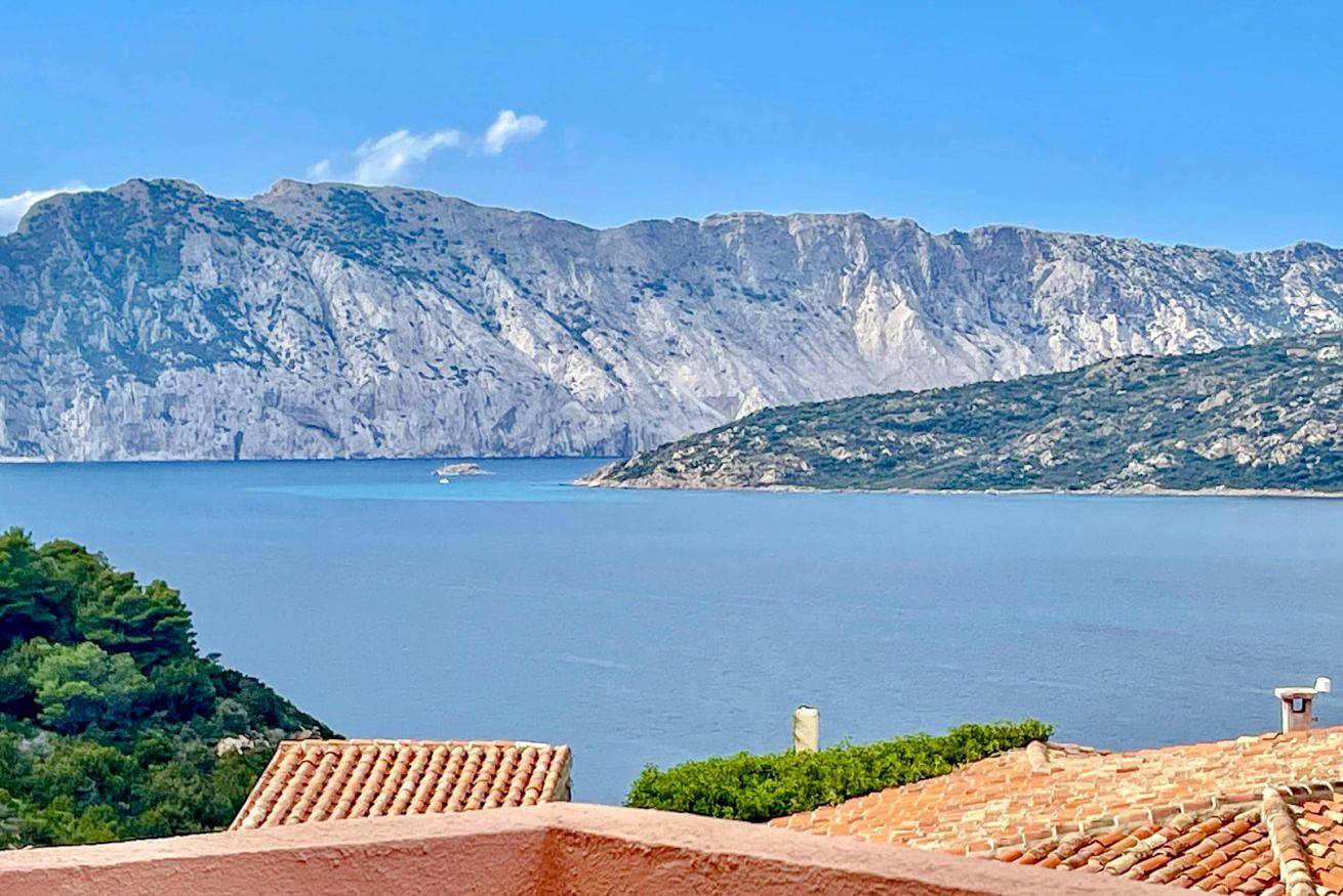 Geheel appartement, Vakantieappartement voor 2 personen met balkon/terras in Capo Coda Cavallo, San Teodoro