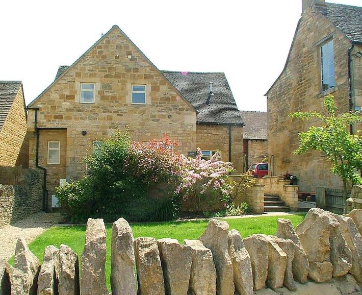 Bed and breakfast for 4 people, with garden in The Cotswolds