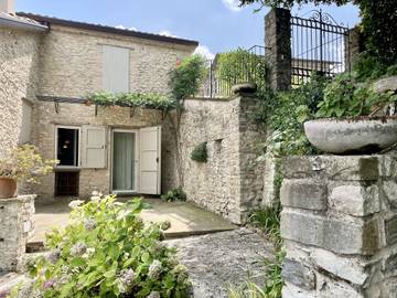 Gîte pour 3 personnes, avec balcon ainsi que jardin et vue à Pennabilli