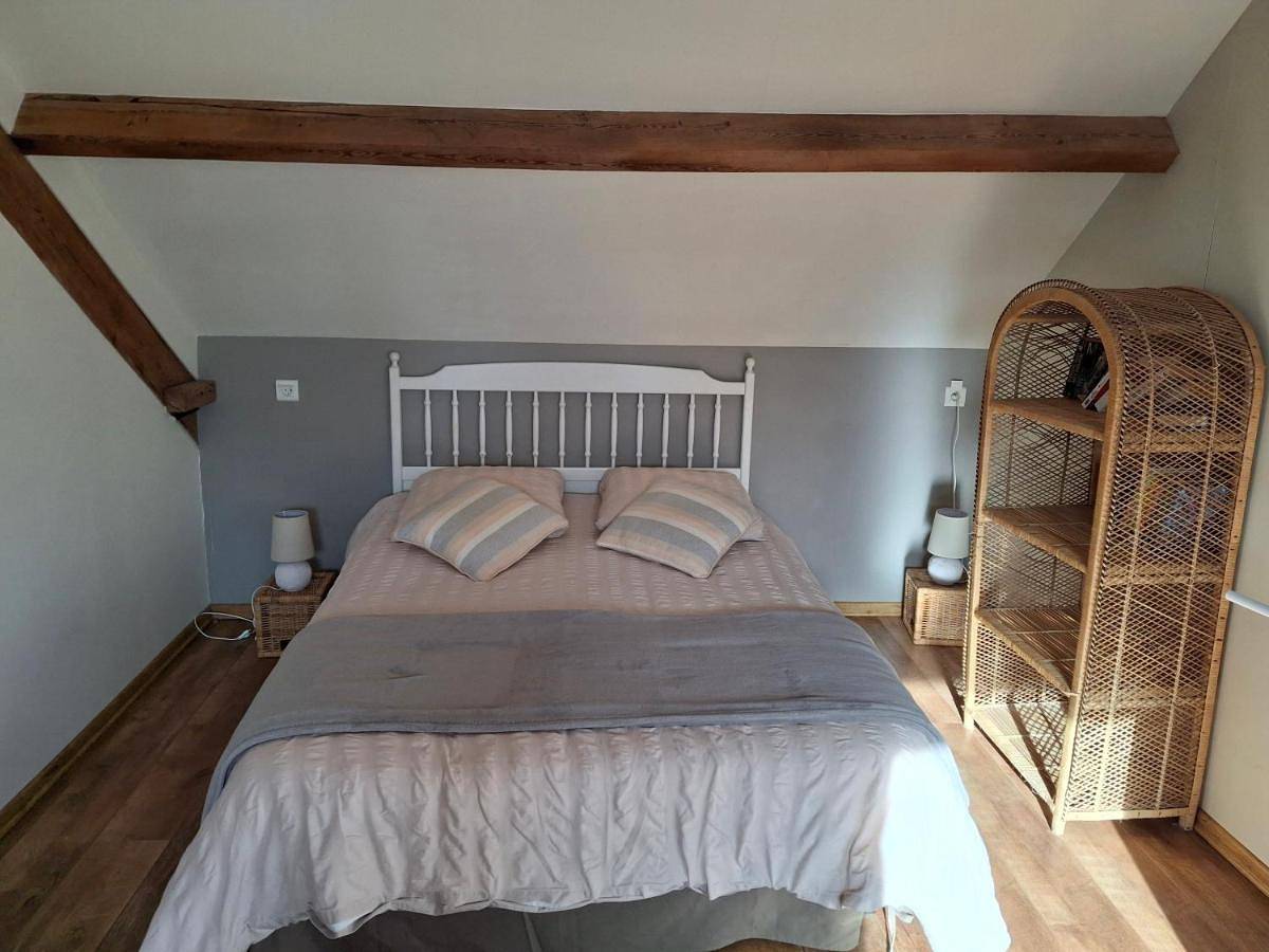 Holiday Home in Saint-Hubert-des-Biards, Région de Bayeux