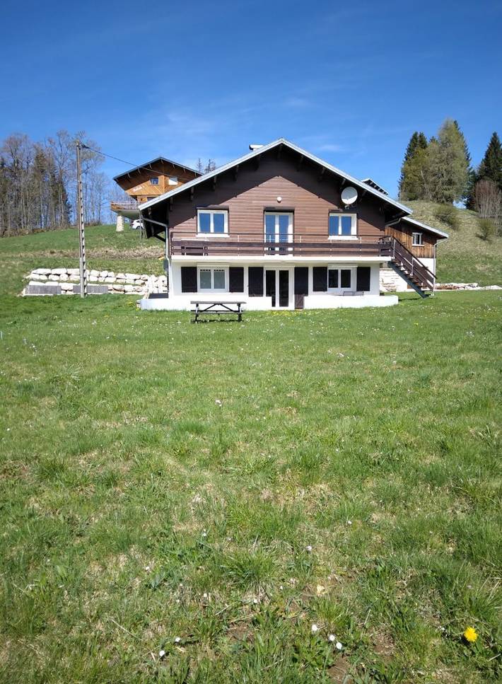 Gîte pour 6 personnes, avec terrasse et jardin dans le Jura - 2
