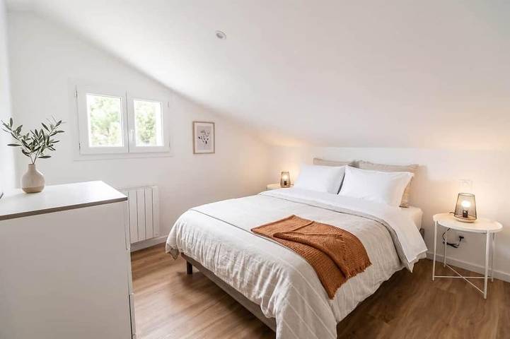 Ganze Wohnung, Cozy 2 Bedroom Duplex – City Centre in Manosque, Regionaler Naturpark Luberon