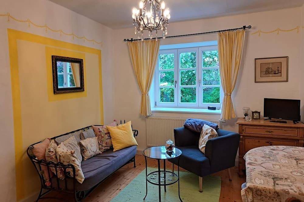 Ganze Wohnung, Ferienwohnung \"Sonnengelb\" - Ferienwohnungen im Lüftlmalereck, Mussldomahaus in Oberammergau, Bayerische Alpen