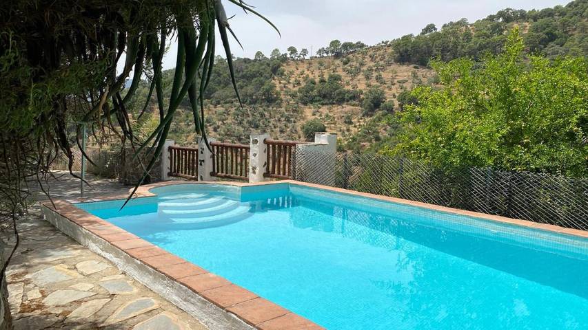 Casa rural para 9 personas, con Balcón y Terraza además de Jardín y Piscina en Jubrique