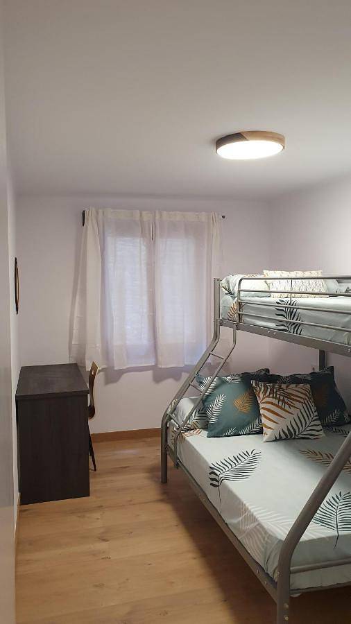 Gîte pour 6 personnes, avec terrasse et piscine à Rialp - 4