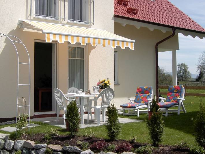 Ferienwohnung für 4 Personen, mit Balkon/Terrasse und Terrasse sowie Garten
