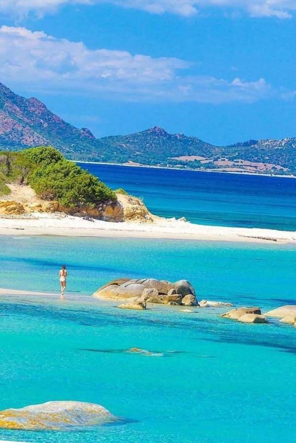 Location de vacances pour 6 personnes, avec jardin et vue à Castiadas