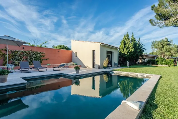 Casa de huéspuedes para 3 personas, con vistas además de piscina y jardín - 1
