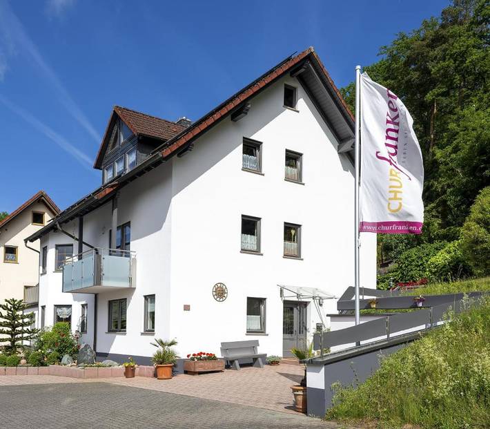 Ferienwohnung für 3 Personen, mit Terrasse und Ausblick in Laudenbach