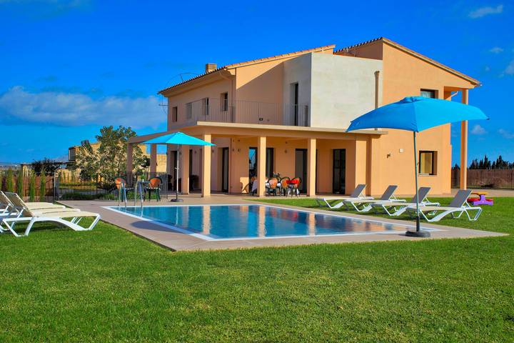 Bauernhof für 8 Personen, mit Balkon und Terrasse sowie Garten und Pool