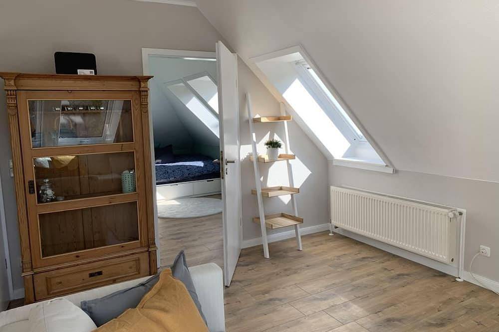 Ganze Wohnung, Sonniges Stadt-Apartment - Appartement/Fewo, Dusche, Wc, ruhig 1.Og in Bad Segeberg, Kreis Segeberg