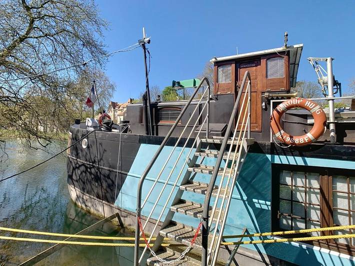 Bateau pour 3 personnes, avec terrasse et vue dans Île de France