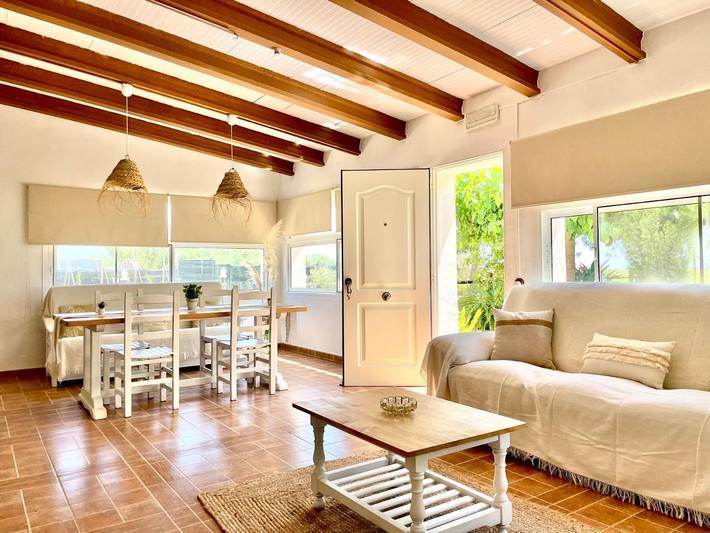 Location de vacances pour 9 personnes, avec vue et piscine ainsi que jardin et vue sur le lac, animaux acceptés dans Els Muntells - 3