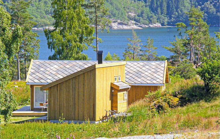 Ferienhaus für 10 Personen mit Garten in Hjelmeland