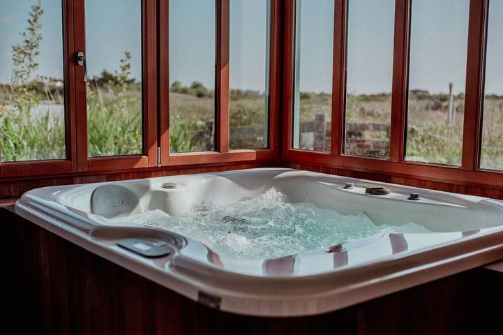 Gîte pour 11 personnes, avec jardin ainsi que jacuzzi et sauna