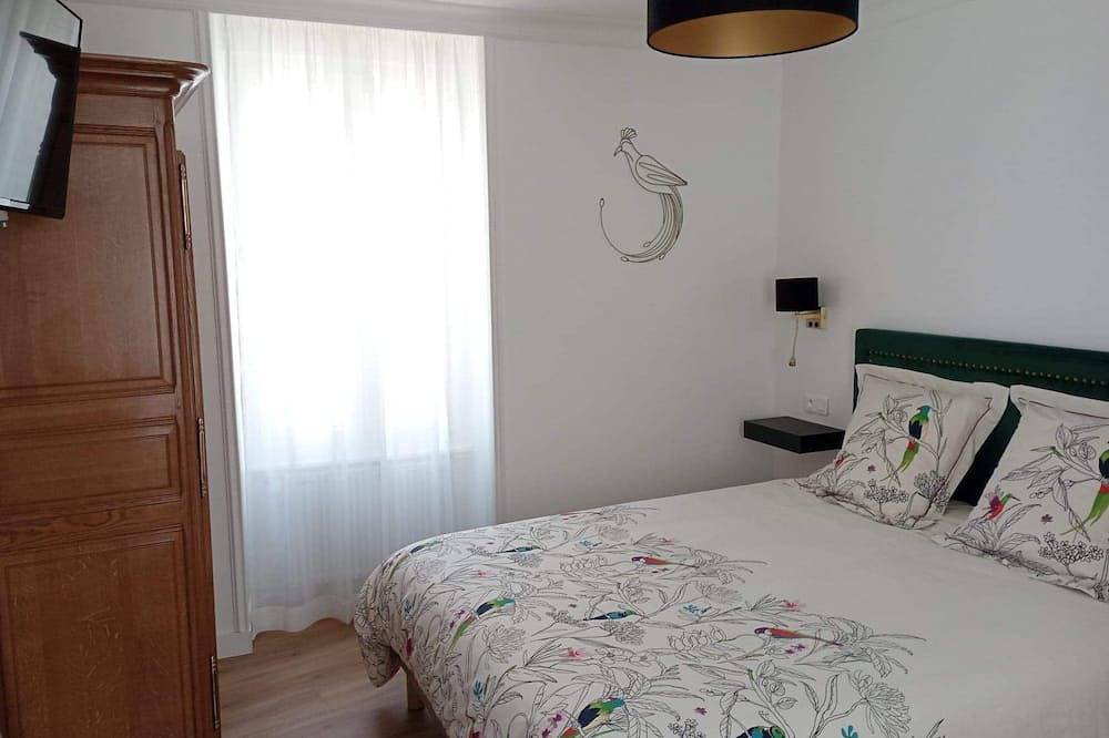 Apartamento entero, In the heart of the city Gîte \"La cour des trois rois\" (The court of the three kings) in Villedieu-les-Poêles, Côte de la Déroute